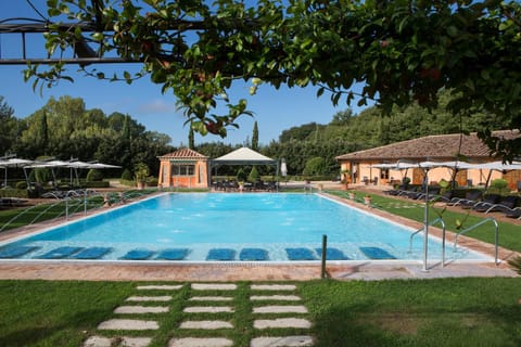 On site, Swimming pool, Swimming pool