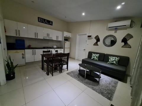 New Door Apartments Condominio in Nadi
