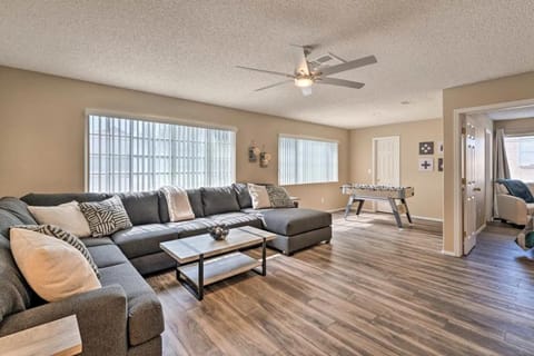 Game Room, Living room, Seating area