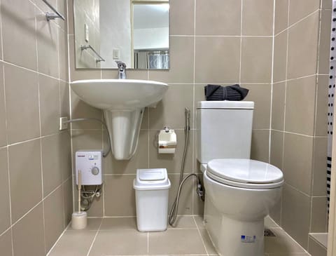 Sanctuary Center 1 BR Staycation in Commonwealth Apartment hotel in Quezon City