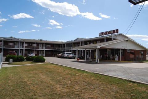 Budget Host Exit 254 Inn Motel in Loveland