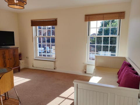 Central Taunton 2-bedroom apartment, great location! Apartment in Taunton