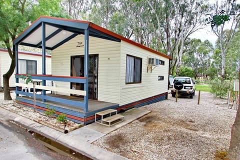 Wangaratta Caravan Park Camping /
Complejo de autocaravanas in Rural City of Wangaratta