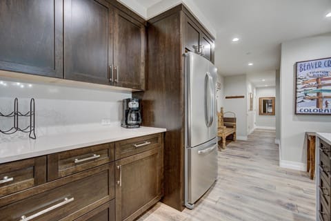 Modern and Updated St James Premium 3 Bedroom Residence condo Apartment in Beaver Creek