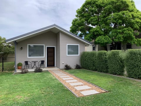 Oleander Cottage House in Orange