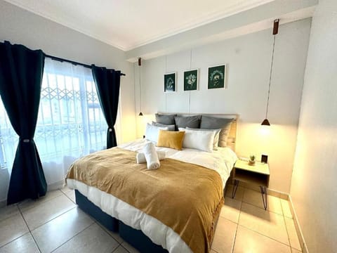 Exquisite Emerald King Size 2 Bed Apartment Apartamento in Umhlanga