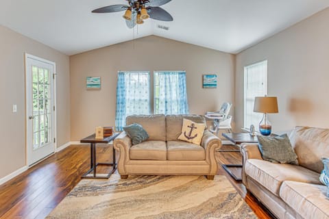 Lovely River Oaks Condo with Resort Amenities! Apartamento in Carolina Forest
