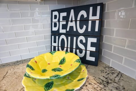 Beachview 2 Story Home with 4 Decks Casa in Galveston Island