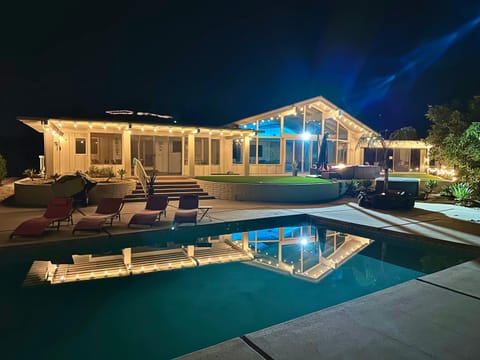 Hilltop Villa, Pool, Hot tub, Views, Avocado Grove Chalet in Fallbrook