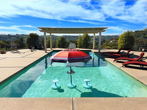 Hilltop Villa, Pool, Hot tub, Views, Avocado Grove Villa in Fallbrook