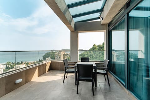 Natural landscape, View (from property/room), Balcony/Terrace, Sea view