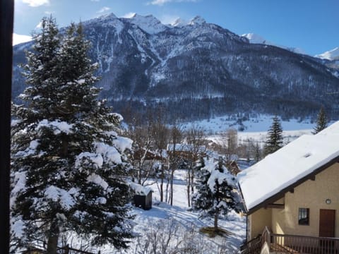 Natural landscape, Bird's eye view, Skiing, Skiing, View (from property/room), View (from property/room), City view, Garden view, Mountain view, Mountain view, Seasons, microwave