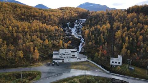 Nearby landmark, Natural landscape, Mountain view