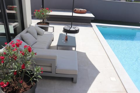 Lounge or bar, Swimming pool