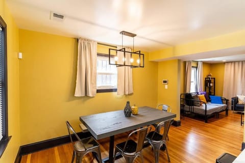 Luxury spacious charming DC row house + parking House in District of Columbia