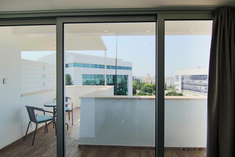 Property building, Balcony/Terrace, City view