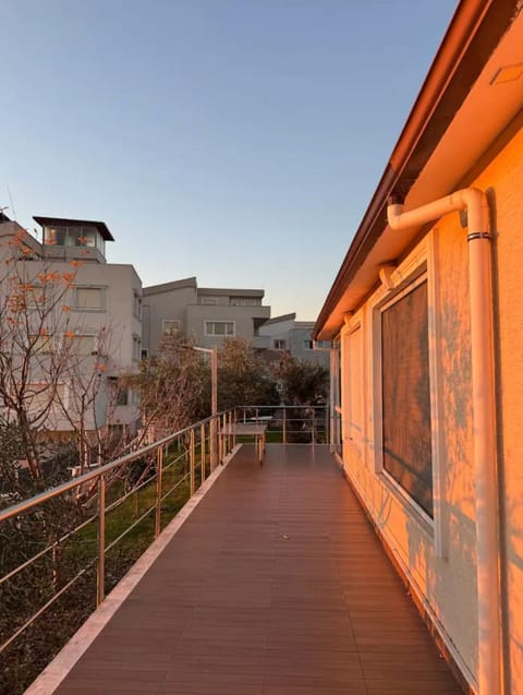 Property building, Day, View (from property/room), Balcony/Terrace