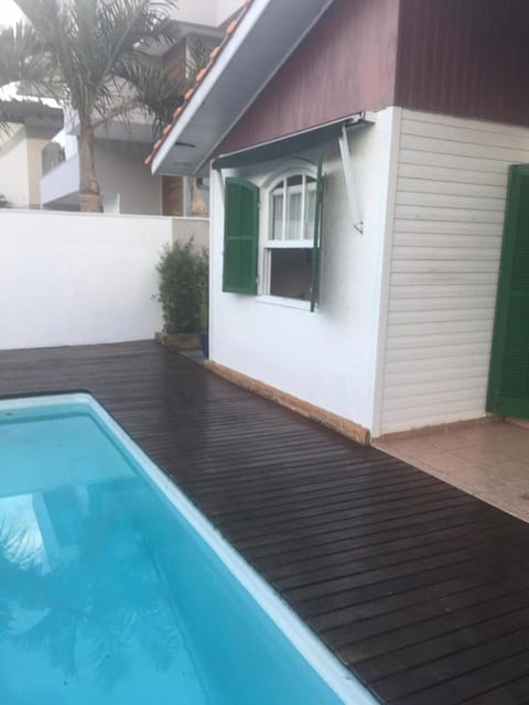 Chalé com piscina na Riviera São Lourenço House in Bertioga