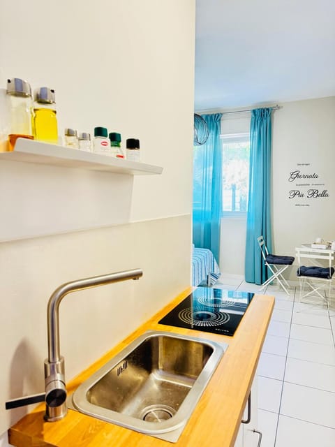 Civico 11 Guest House -Free parking-wi-fi Bed and Breakfast in Salerno