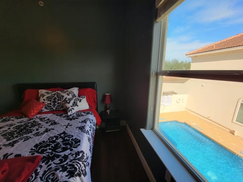 Modern, Private, Smart 4 BR Condo in Desirable Location in McAllen with Pool! Wohnung in Pharr