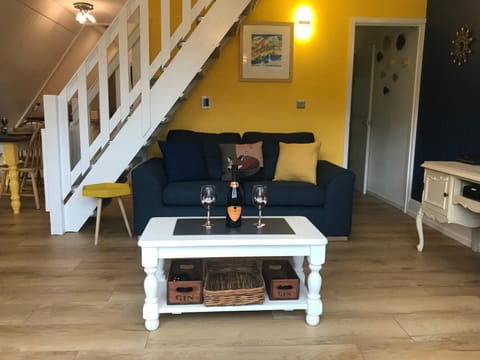 Foxes Sea Side Retreat Deluxe Chalet is a lovely holiday home tucked away on the Kent Coast Chalet in Dover District