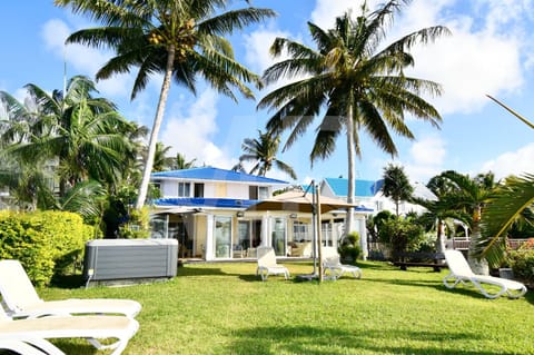 Property building, Garden, Hot Tub, sunbed