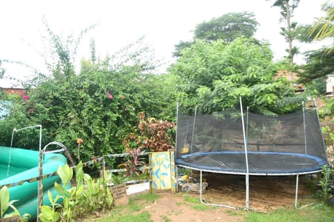 Adomi Bridge Garden Campeggio /
resort per camper in Togo