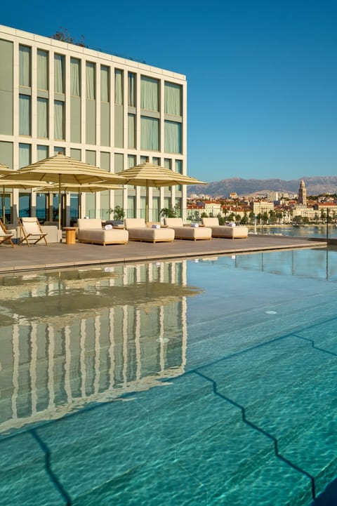 Pool view, Swimming pool