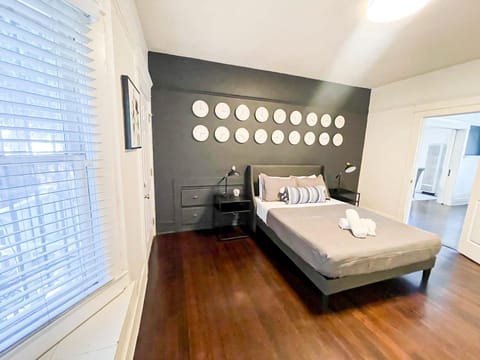 Cozy 2-bedroom home Haus in View Park-Windsor
