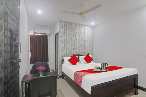 Super OYO Alwal Residency Hotel in Secunderabad