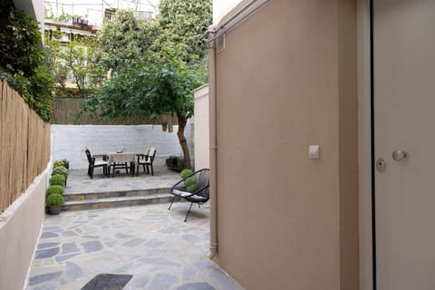 Irida’s detached house with lovely garden/yard in Athens city center Apartment in Piraeus Regional Unit, Greece