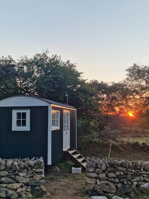 Property building, Natural landscape, Autumn, Sunset