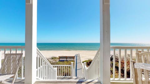 Barefoot Bungalow House in Saint George Island