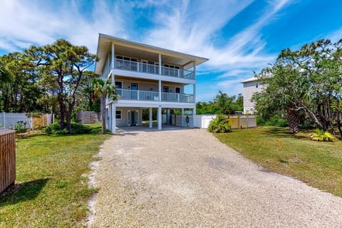 Shore To Please House in Saint George Island