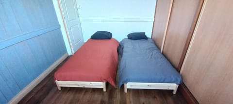 Bed, Bedroom, bunk bed