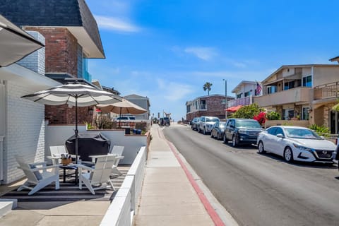 Newport Coastal Charm House in Balboa Peninsula