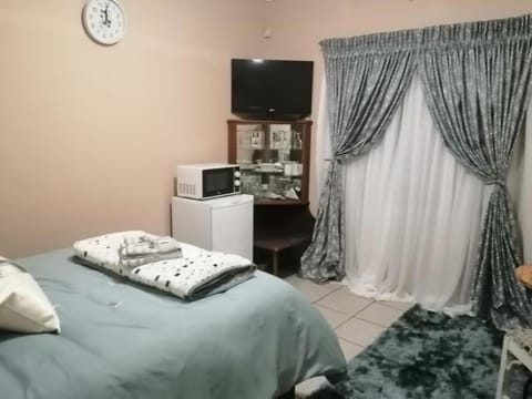 The Signature Guesthouse Bed and Breakfast in Roodepoort