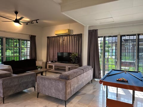 Billiard, Billiard, TV and multimedia, Living room