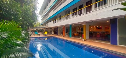 Property building, Day, Pool view, Swimming pool