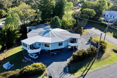 Serene Mountainview Retreat Tamborine Mountain House in Tamborine Mountain