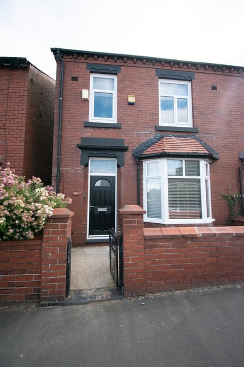 Ideal Lodgings in Royton Casa in Rochdale