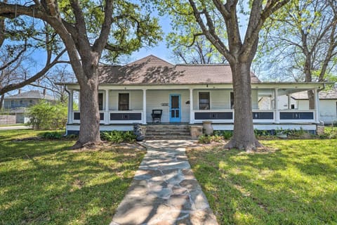 Charming Georgetown Home - Walk to Downtown! Casa in Georgetown