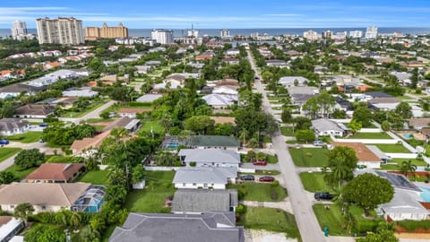 Walk to Vanderbilt Beach From Our Naples Park Home House in Naples Park