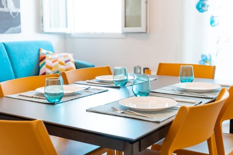 Dining area, kitchen