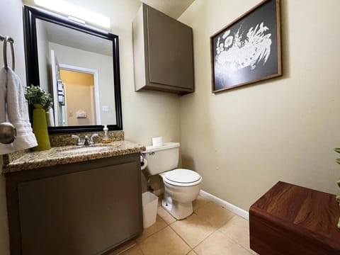 Cool & Comfy Condo! Family Friendly! Apartment in College Station