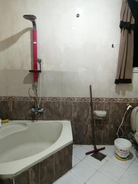 المندره بحرى شارع موريتانيا برج العمراوي الدور الرابع Apartment in Alexandria