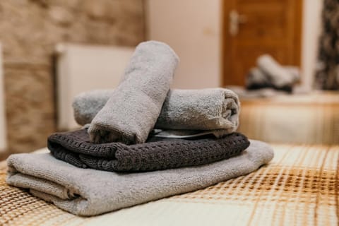 Bedroom, towels