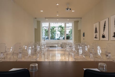 Meeting/conference room