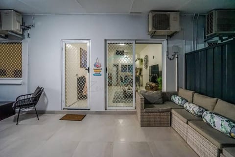 ZEN HIDEAWAY COZY 2-BR/2-BA Modern Unit in Alawa Apartamento in Darwin