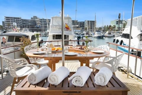 Charming Boat in Barcelona - Perfect getaway Docked boat in Barcelonès